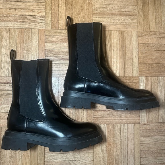Zara Flat Lug Sole Chelsea Ankle Boots - Picture 5 of 8